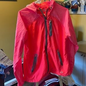 Under Armor All Season Gear Semi-fitted hooded wind breaker Running Jacket